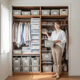 クローゼットの奥行きを持て余す悩みを100均で解決!プロが教える収納術